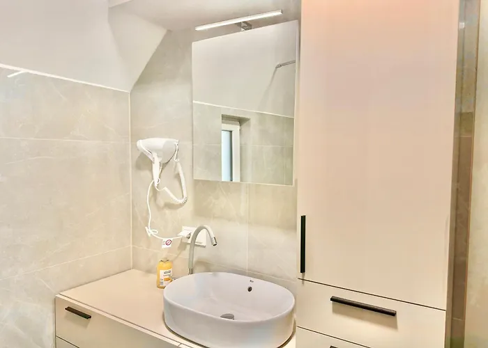 Apartamento Luxury Rooftop With Balcony - 15 Min To Center Viena