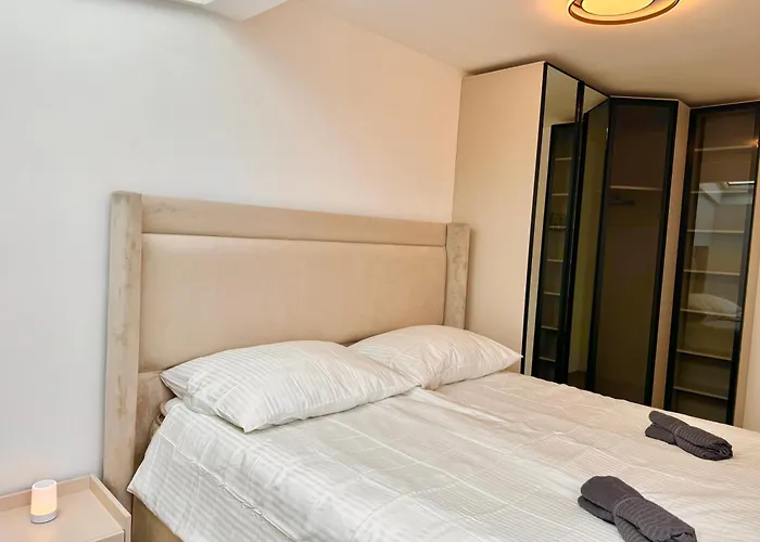 Apartamento Luxury Rooftop With Balcony - 15 Min To Center