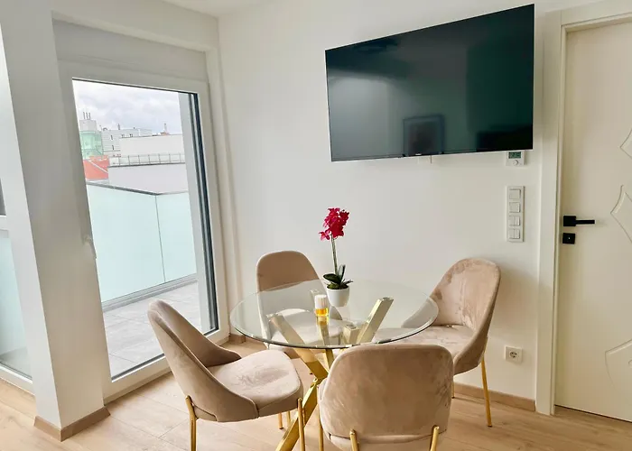 Luxury Rooftop With Balcony - 15 Min To Center * Viena